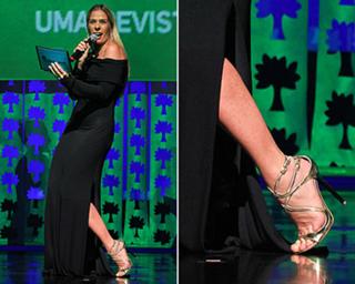 Adriane Galisteu feet photo thumbnail