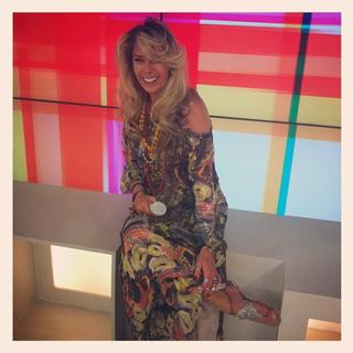 Adriane Galisteu feet photo thumbnail