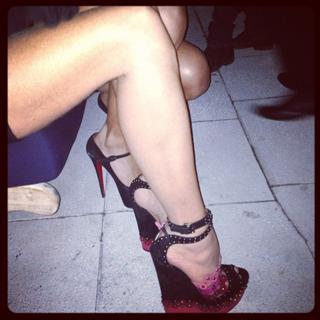 Adriane Galisteu feet photo thumbnail