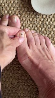 Adriane Galisteu feet photo thumbnail