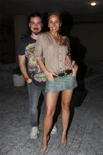 Adriane Galisteu feet photo thumbnail