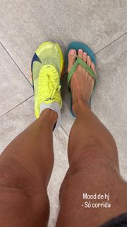 Adriane Galisteu feet photo thumbnail