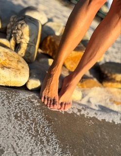 Adriane Galisteu feet photo thumbnail