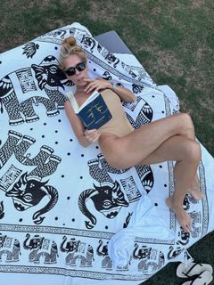 Adriane Galisteu feet photo thumbnail