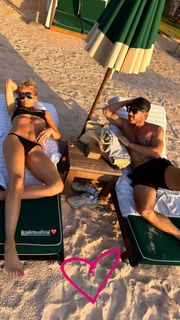 Adriane Galisteu feet photo thumbnail