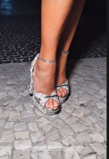 Adriane Galisteu feet photo 5