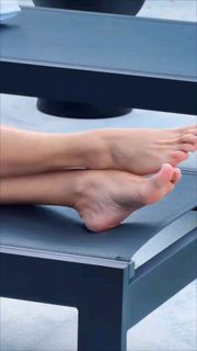 Adriane Galisteu feet photo 2