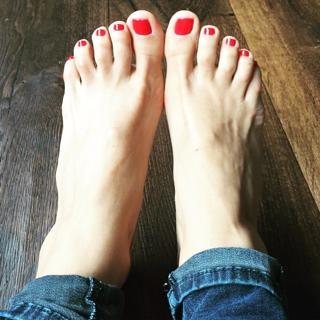 Adrianna Costa feet photo 3