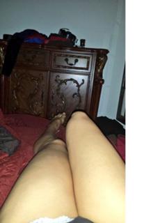 Adrianne Curry feet photo thumbnail
