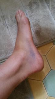 Adrianne Curry feet photo thumbnail