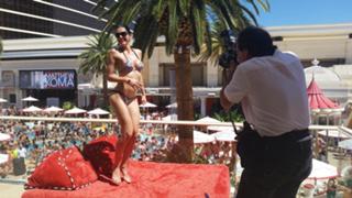 Adrianne Curry feet photo thumbnail