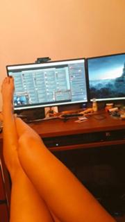 Adrianne Curry feet photo thumbnail