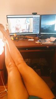 Adrianne Curry feet photo thumbnail