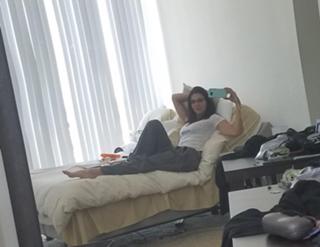 Adrianne Curry feet photo thumbnail