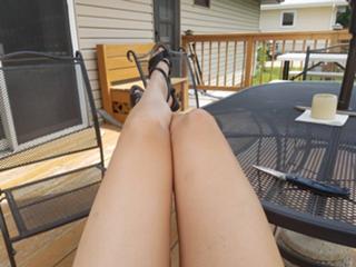Adrianne Curry feet photo thumbnail