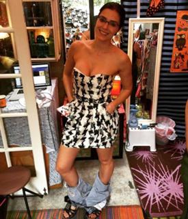 Adrianne Curry feet photo thumbnail