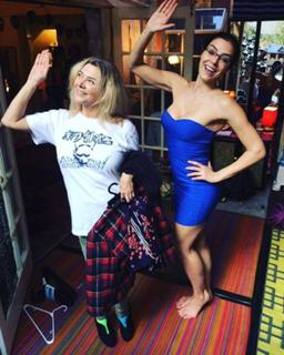 Adrianne Curry feet photo thumbnail