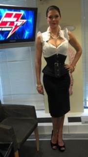 Adrianne Curry feet photo thumbnail