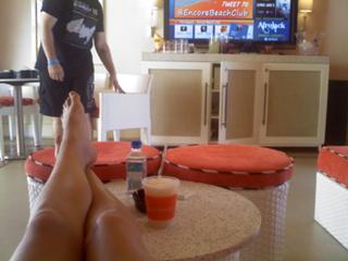 Adrianne Curry feet photo thumbnail