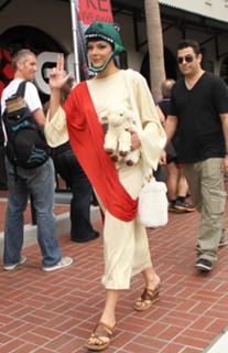 Adrianne Curry feet photo thumbnail