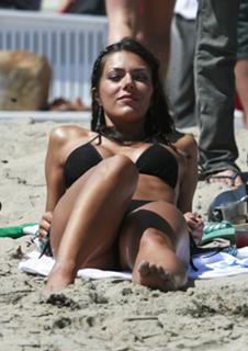 Adrianne Curry feet photo thumbnail