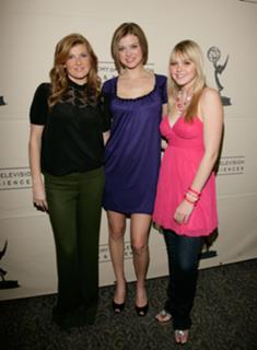 Adrianne Palicki feet photo thumbnail