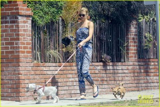 Adrianne Palicki feet photo thumbnail