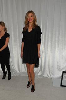 Adrianne Palicki feet photo thumbnail