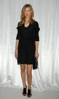 Adrianne Palicki feet photo thumbnail