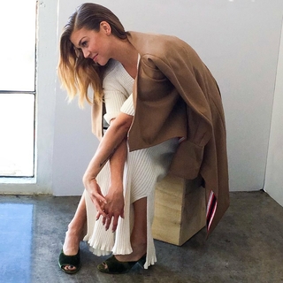 Adrianne Palicki feet photo thumbnail
