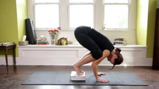 Adriene Mishler feet photo thumbnail