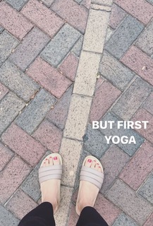 Adriene Mishler feet photo thumbnail