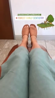 Adriene Mishler feet photo thumbnail