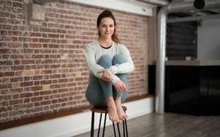 Adriene Mishler feet photo thumbnail