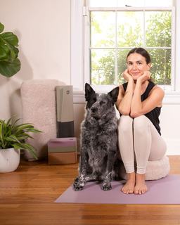 Adriene Mishler feet photo thumbnail
