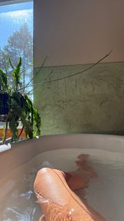 Adriene Mishler feet photo thumbnail