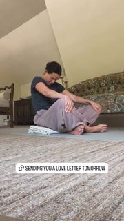 Adriene Mishler feet photo thumbnail