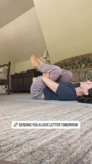 Adriene Mishler feet photo thumbnail