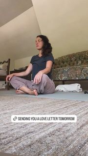 Adriene Mishler feet photo thumbnail