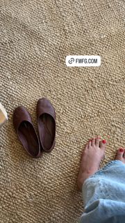 Adriene Mishler feet photo 3