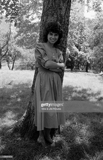 Adrienne Barbeau feet photo thumbnail