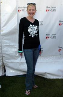 Adrienne Frantz feet photo 12