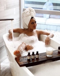 Adrienne Houghton feet photo thumbnail