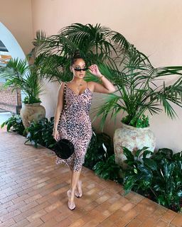 Adrienne Houghton feet photo thumbnail