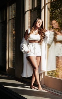 Adrienne Houghton feet photo thumbnail