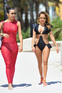 Adrienne Houghton feet photo thumbnail