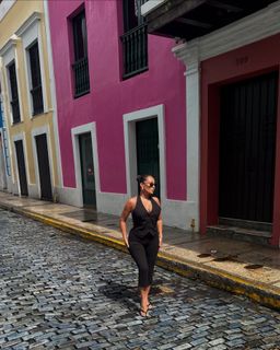 Adrienne Houghton feet photo thumbnail