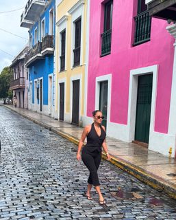 Adrienne Houghton feet photo thumbnail