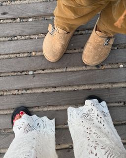 Adrienne Houghton feet photo thumbnail