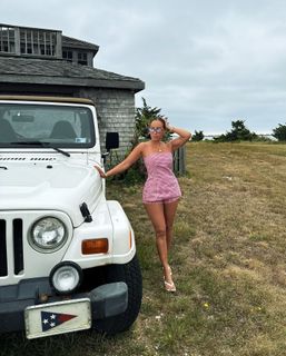 Adrienne Houghton feet photo thumbnail